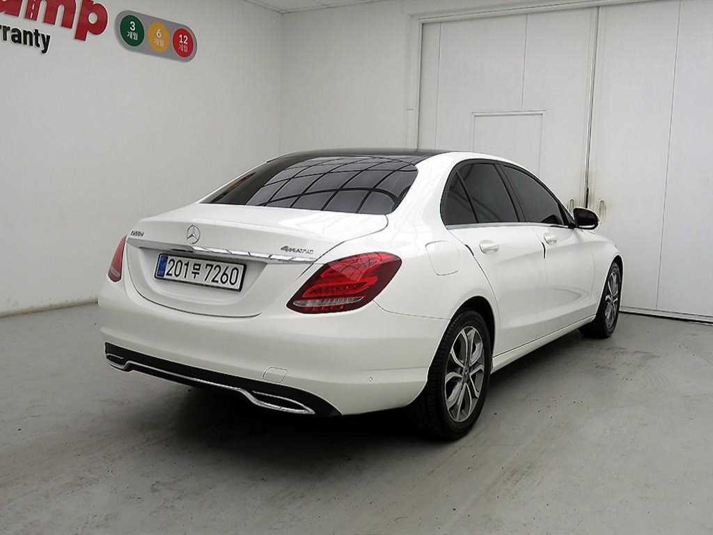 Mercedes Benz C Class - Vista 4