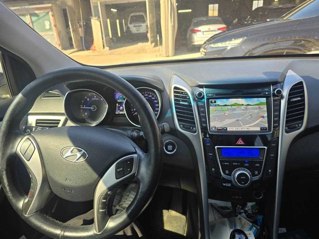 HYUNDAI i30 - Vista 5