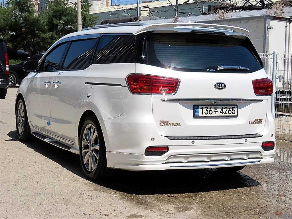 KIA Carnival - Vista 3