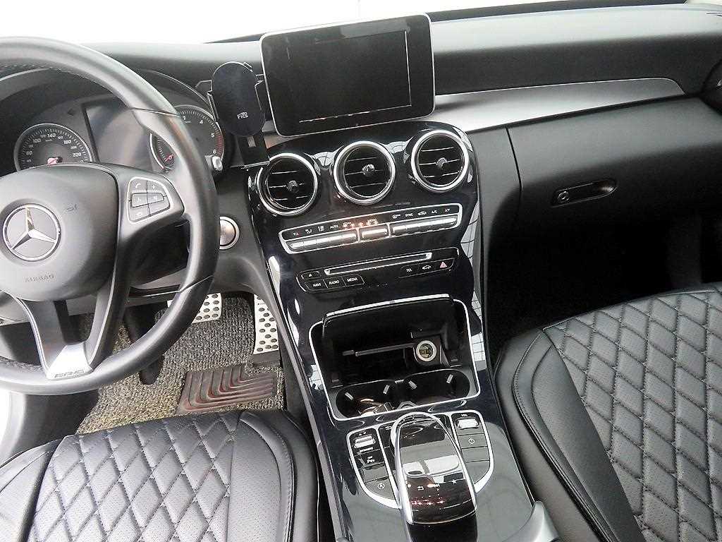 Mercedes Benz C Class - Vista 12