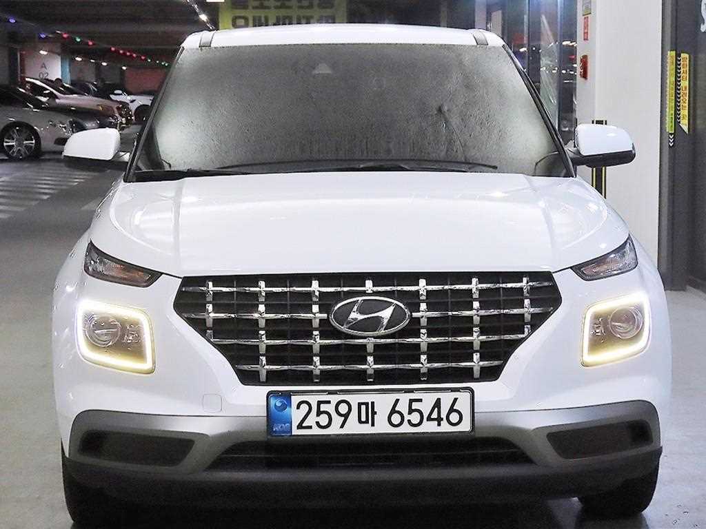 HYUNDAI Venue - Vista 2