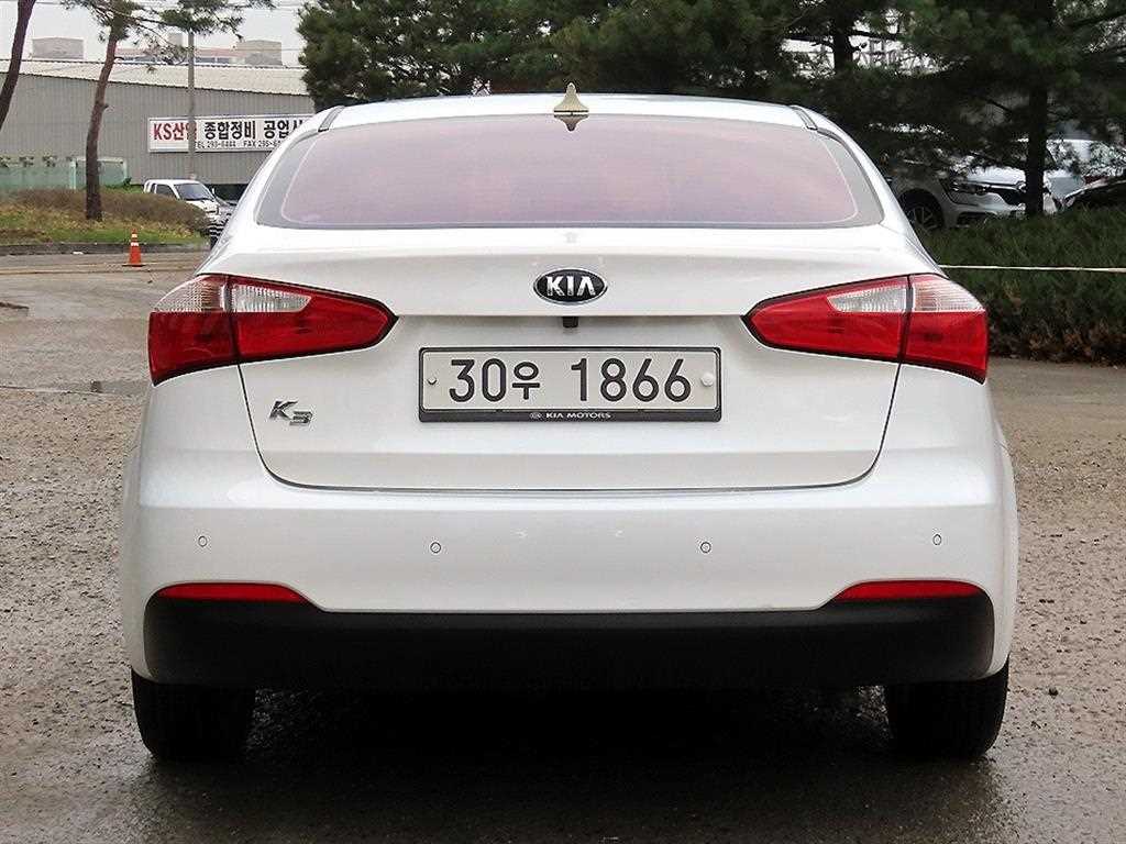 KIA K3 - Vista 4