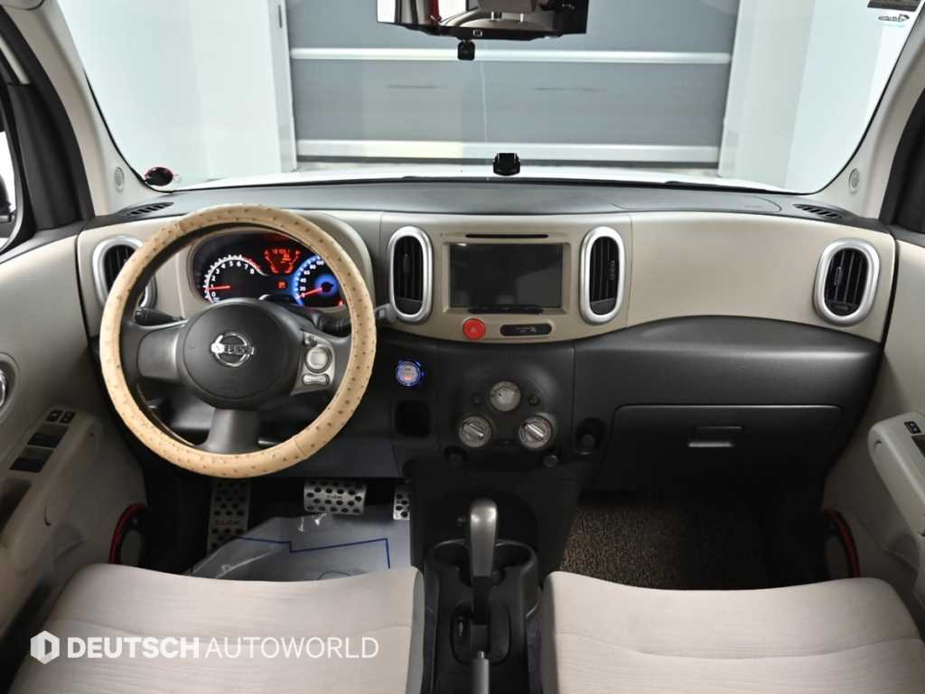 Nissan Cube - Vista 7