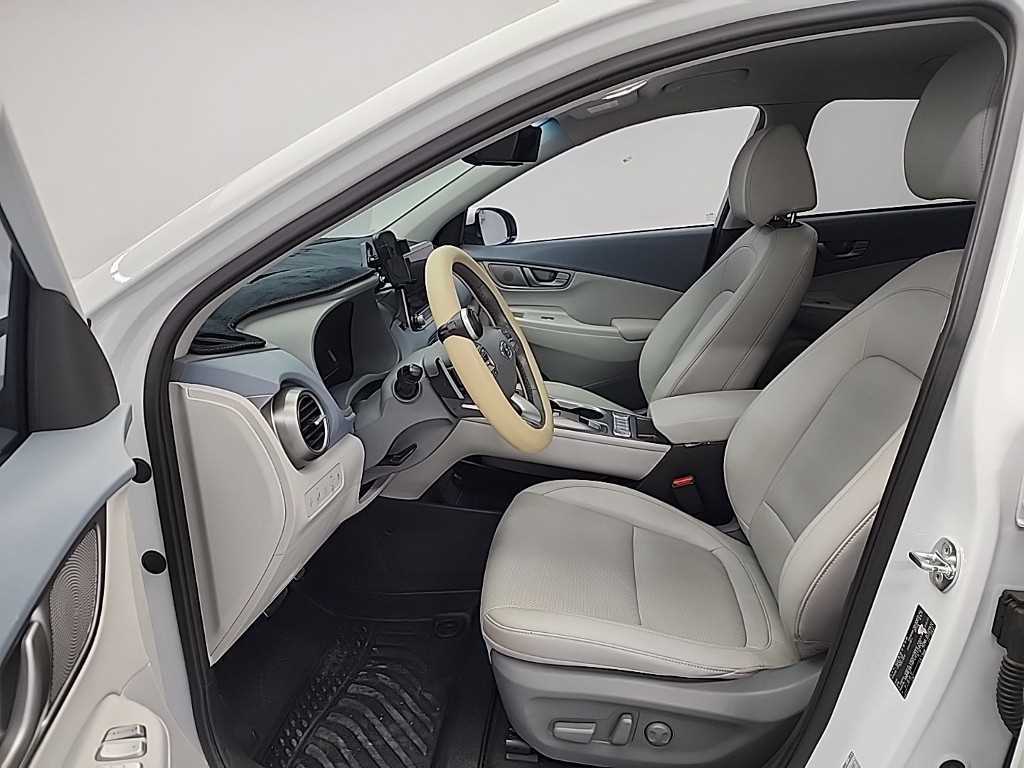 HYUNDAI Kona - Vista 11