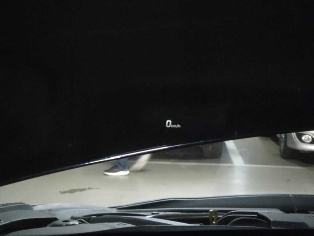 HYUNDAI Genesis - Vista 4