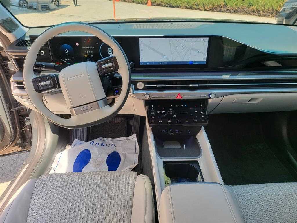 HYUNDAI Grandeur - Vista 7