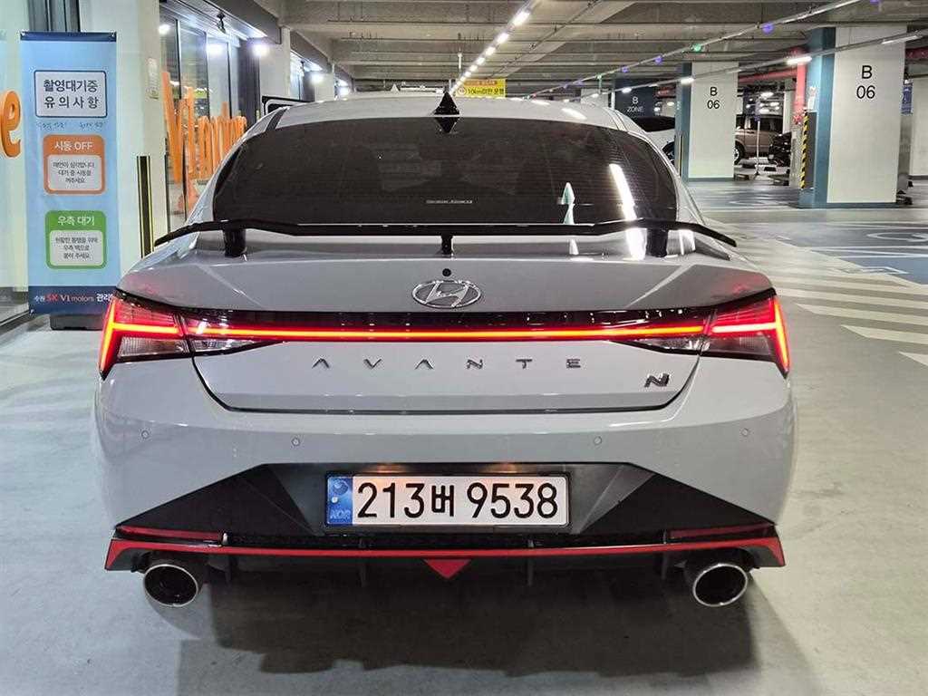 HYUNDAI Avante - Vista 5