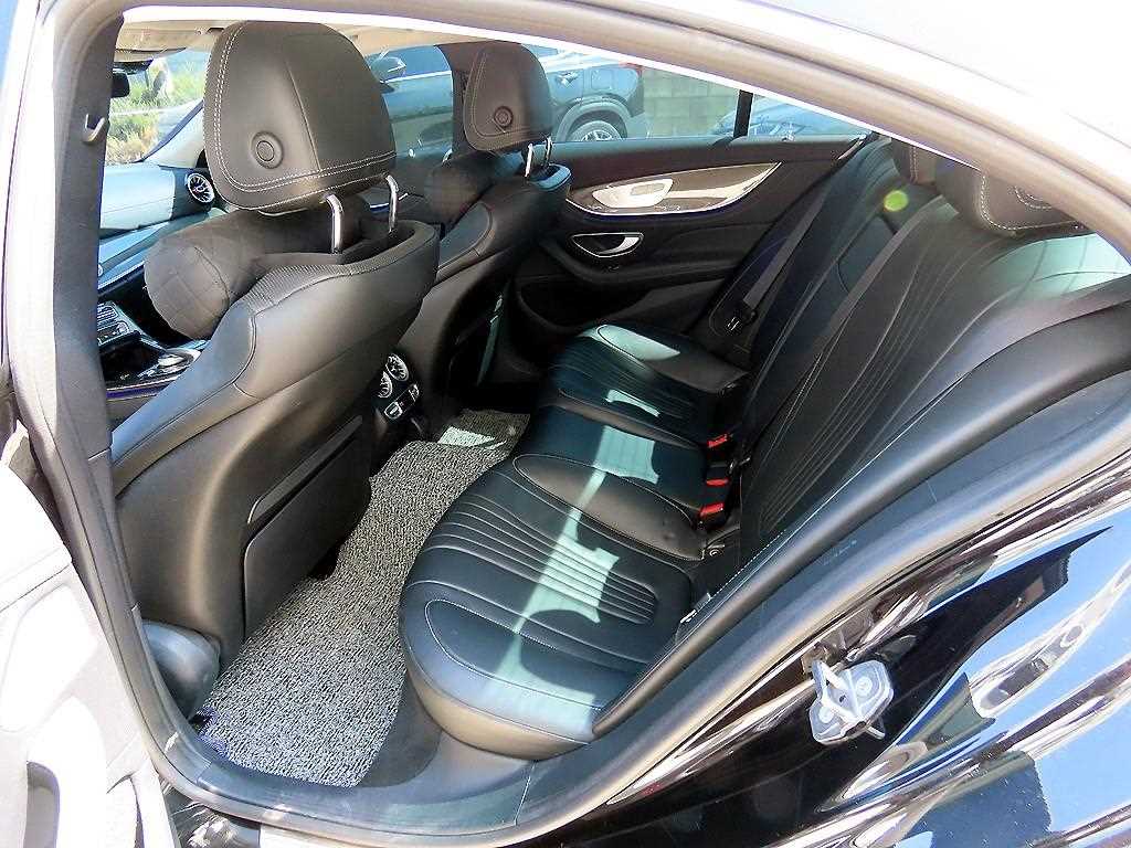 Mercedes Benz CLS Class - Vista 6