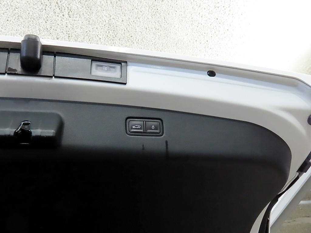 Genesis GV70 2022 Blanco - Importación desde Corea - HF Imports Iquique - Foto 16