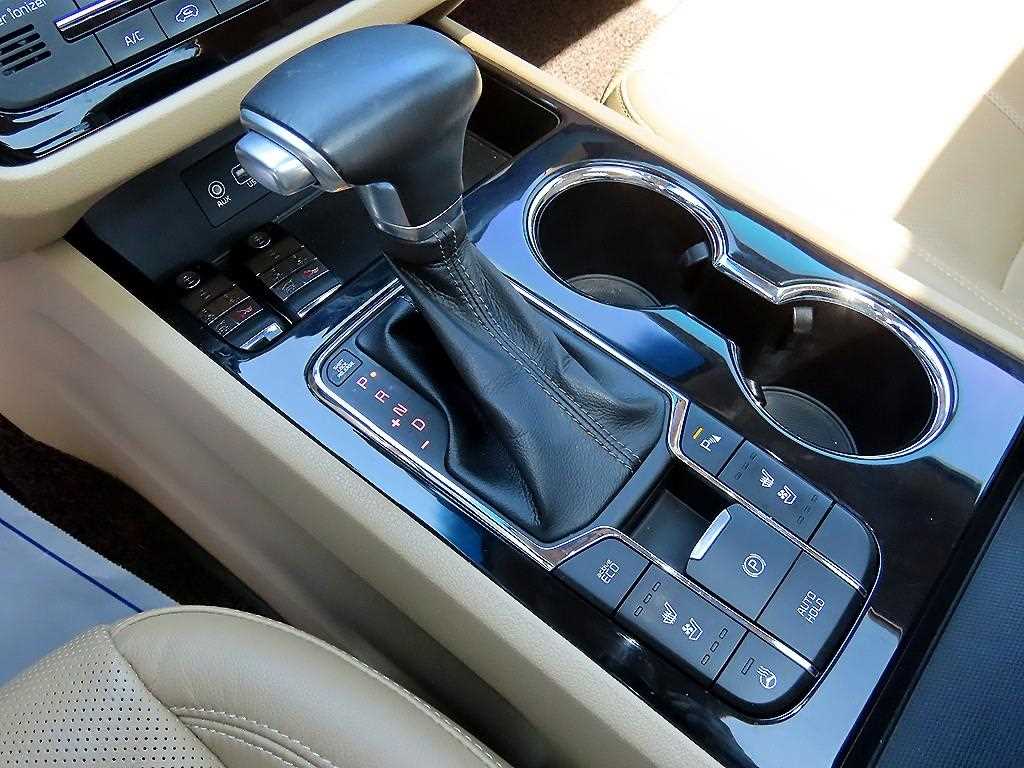 KIA Carnival - Vista 10