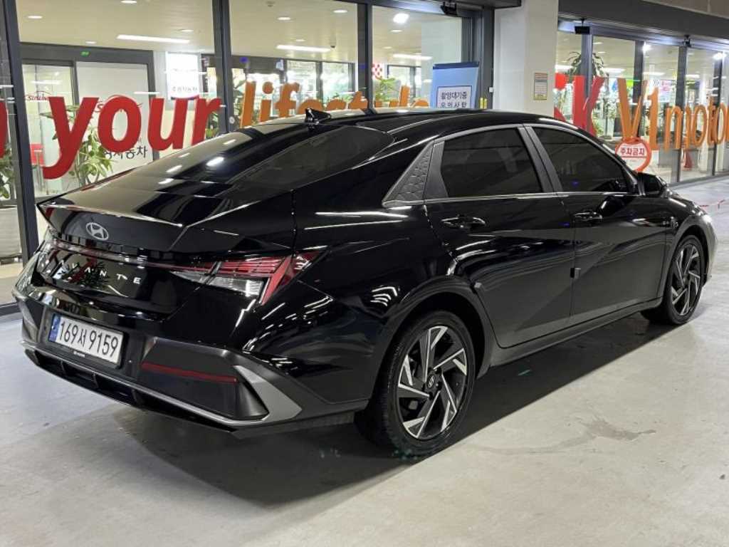 HYUNDAI Avante - Vista 2