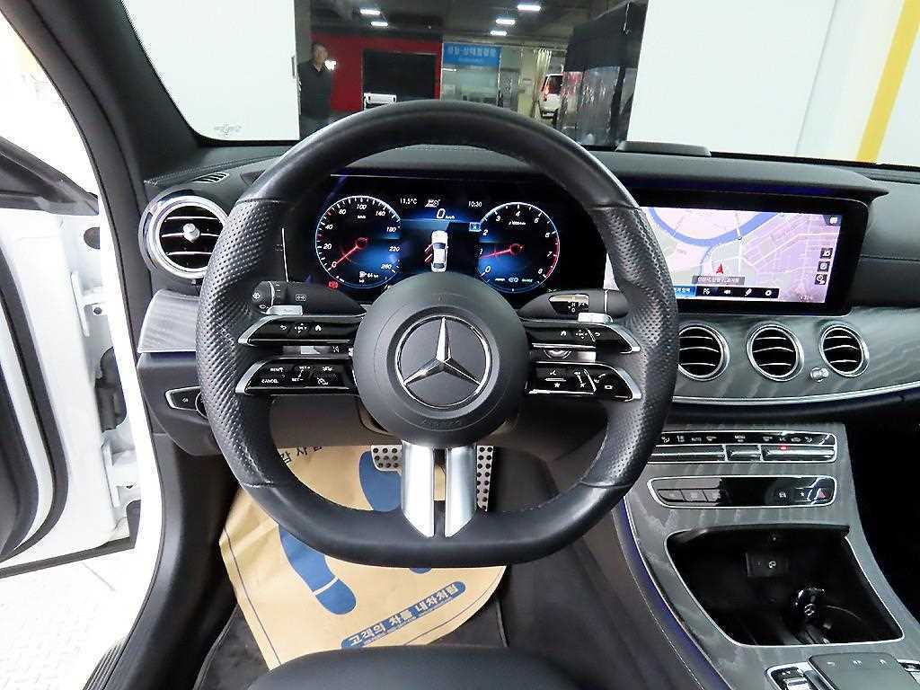 Mercedes Benz E class - Vista 9