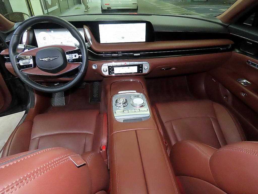 Genesis G90 - Vista 10