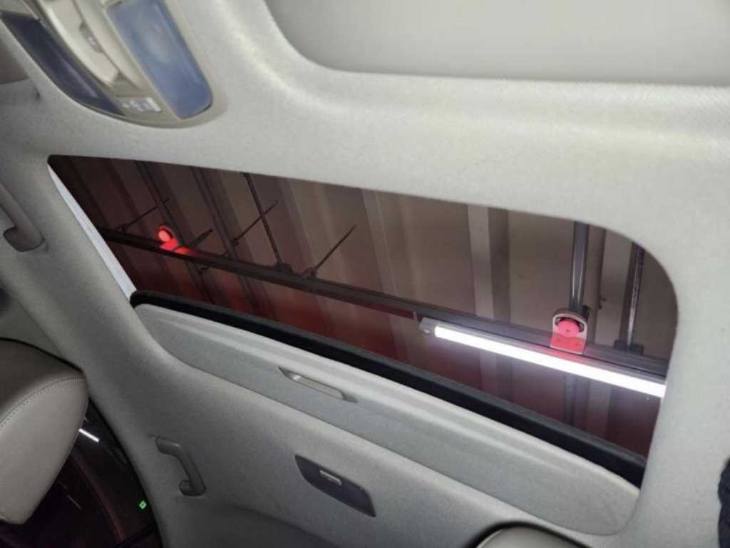 HYUNDAI Avante - Vista 3