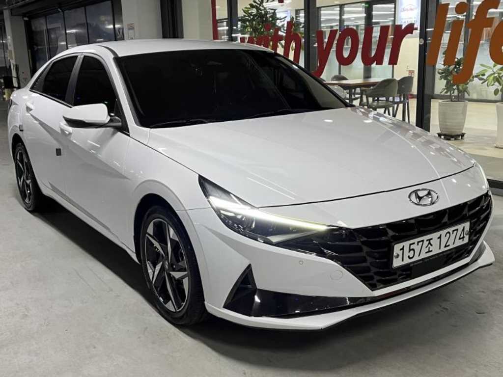 HYUNDAI Avante - Vista 2