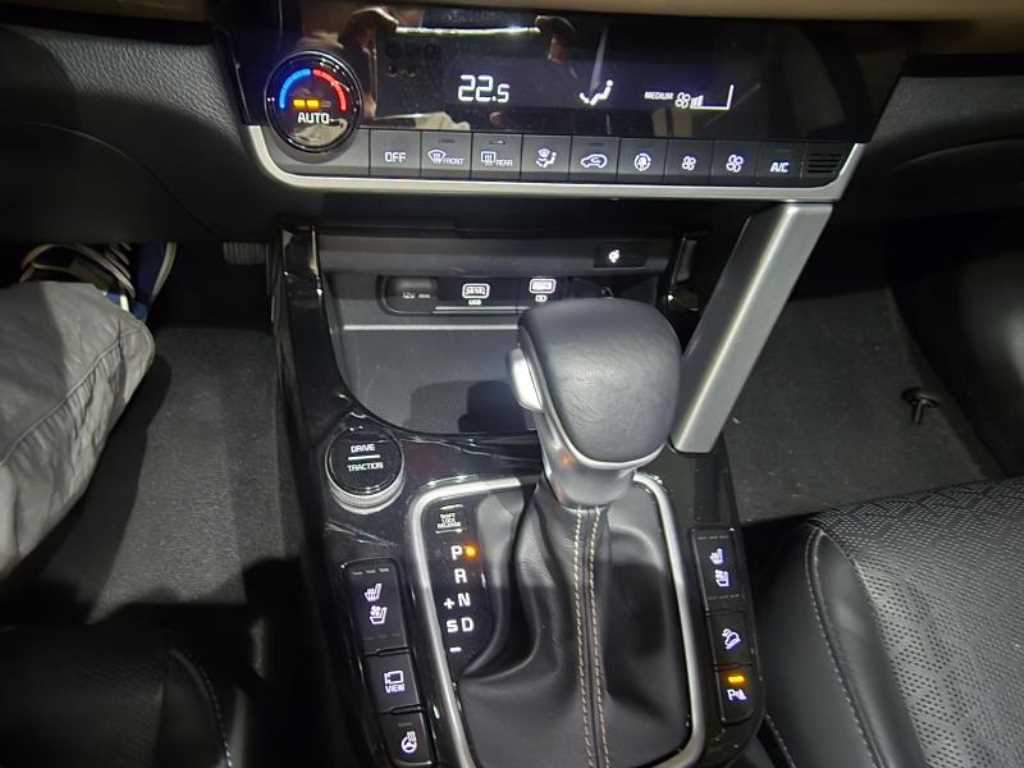 KIA Seltos - Vista 4