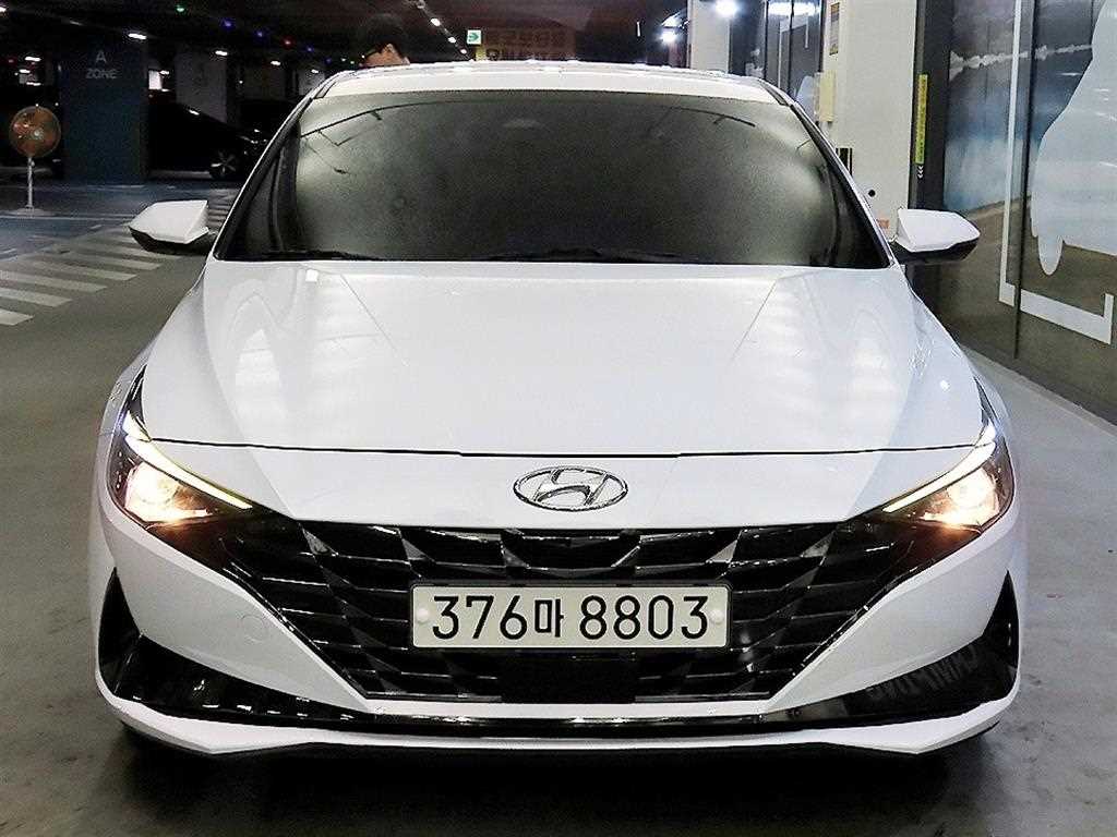 HYUNDAI Avante - Vista 2