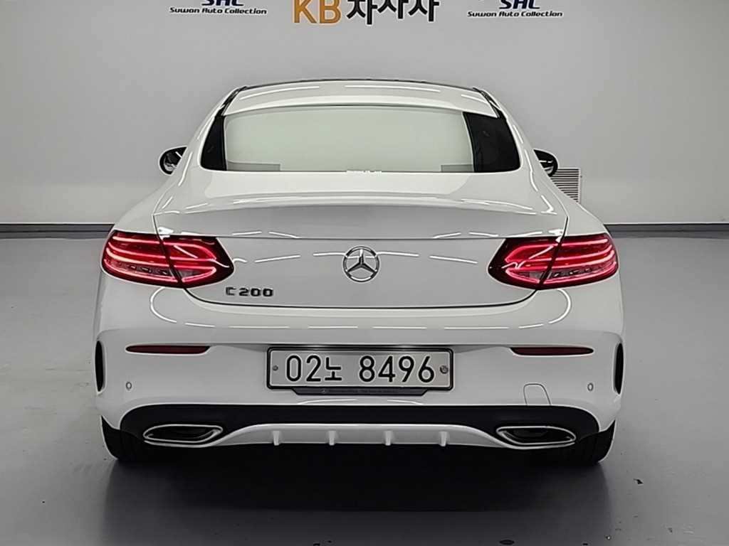 Mercedes Benz C Class - Vista 3