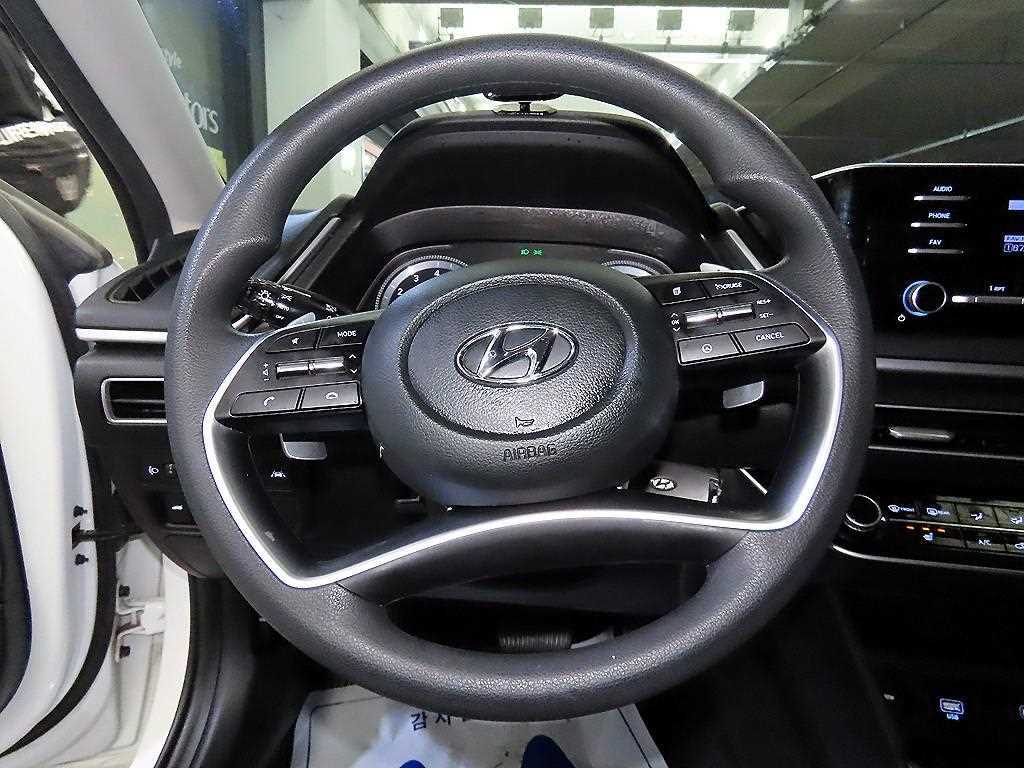 HYUNDAI Sonata - Vista 8