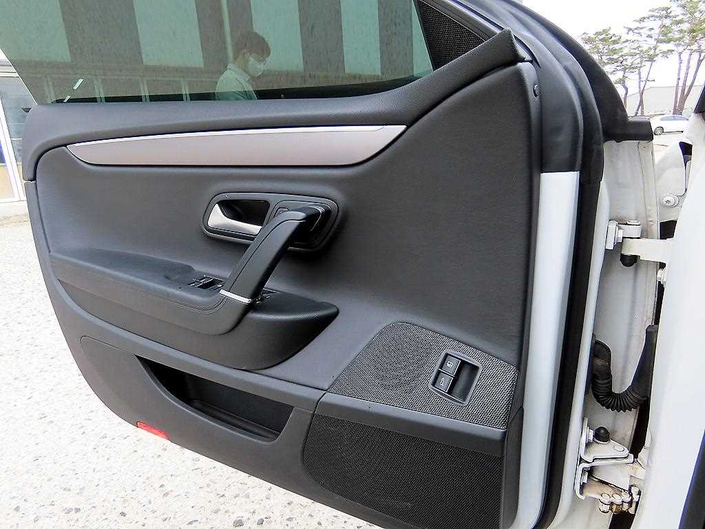 Volkswagen CC - Vista 11