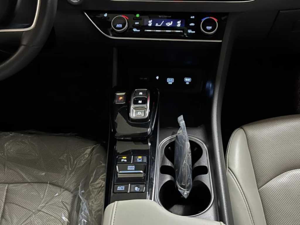 HYUNDAI Sonata - Vista 10