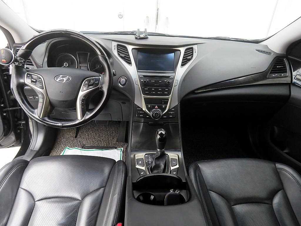 HYUNDAI Grandeur - Vista 7