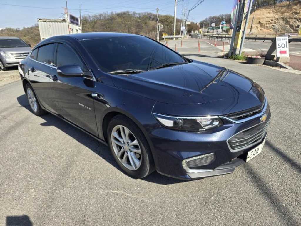 Chevrolet Malibu - Vista 3