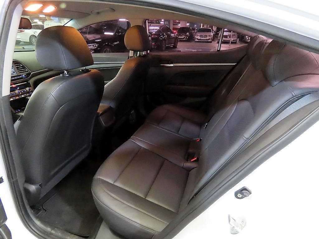 HYUNDAI Avante - Vista 7