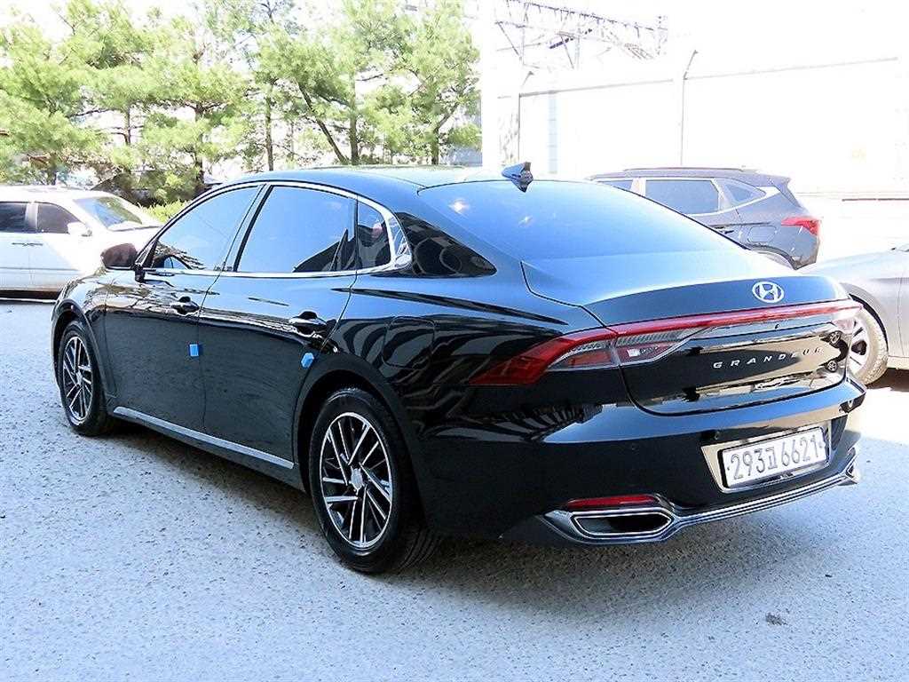 HYUNDAI Grandeur - Vista 3