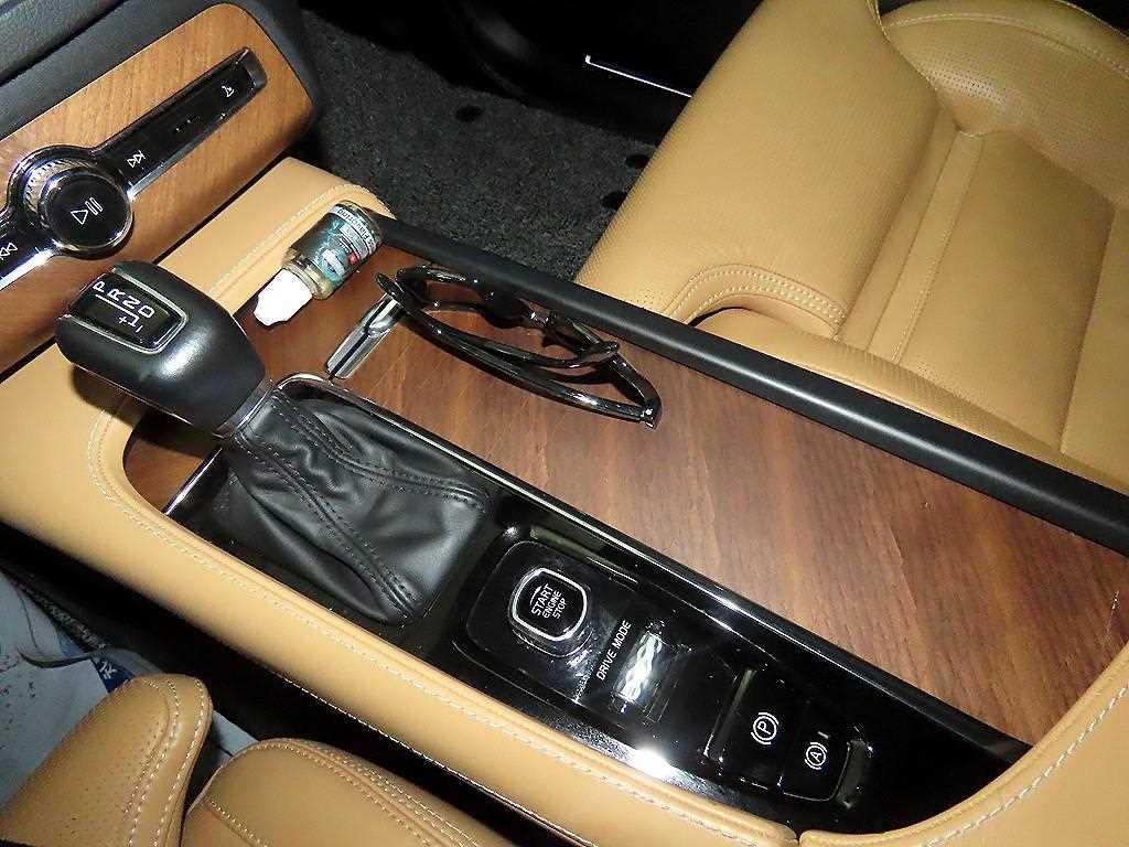 Volvo XC90 - Vista 12