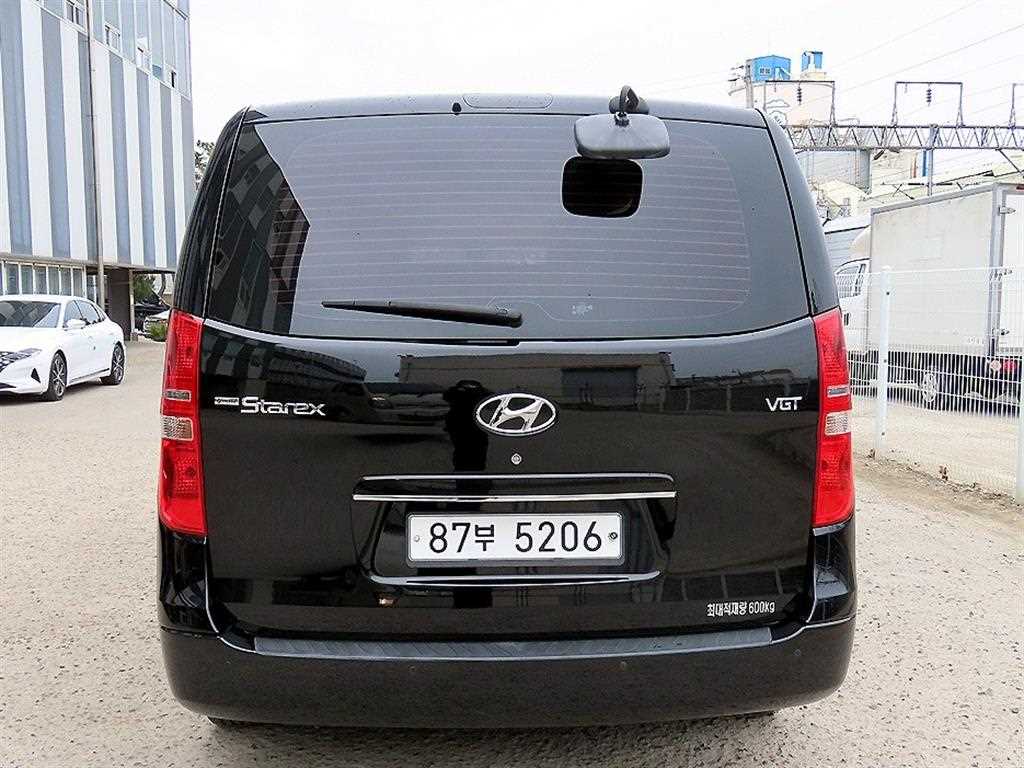 HYUNDAI Starex - Vista 4