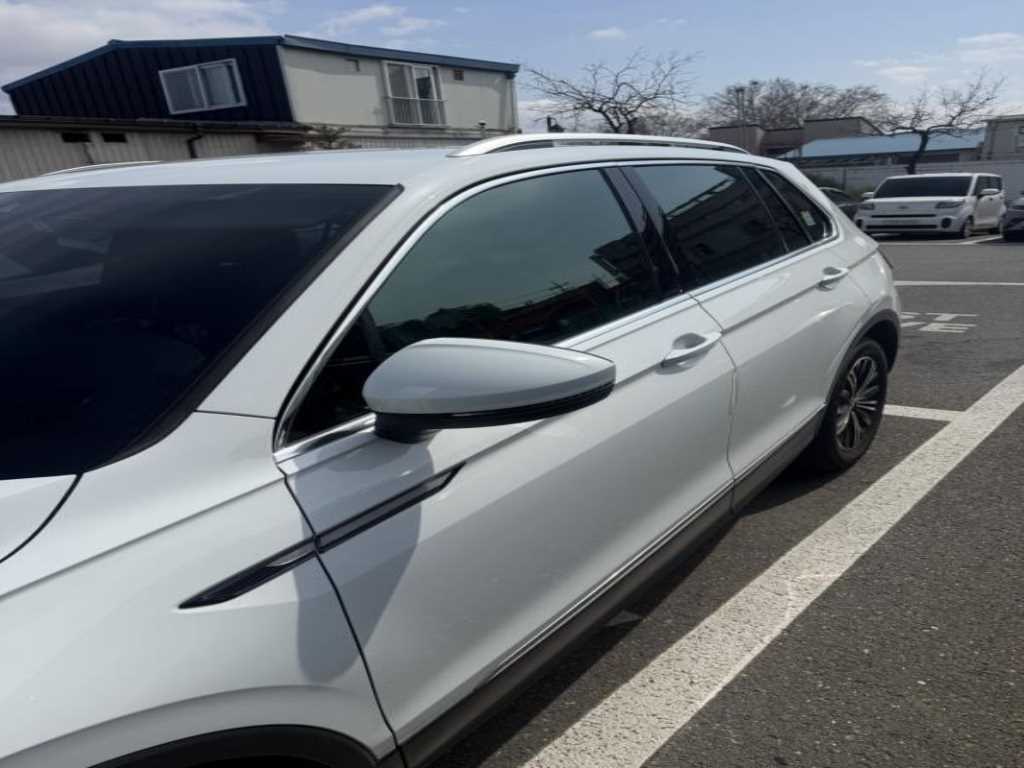 Volkswagen Tiguan - Vista 5