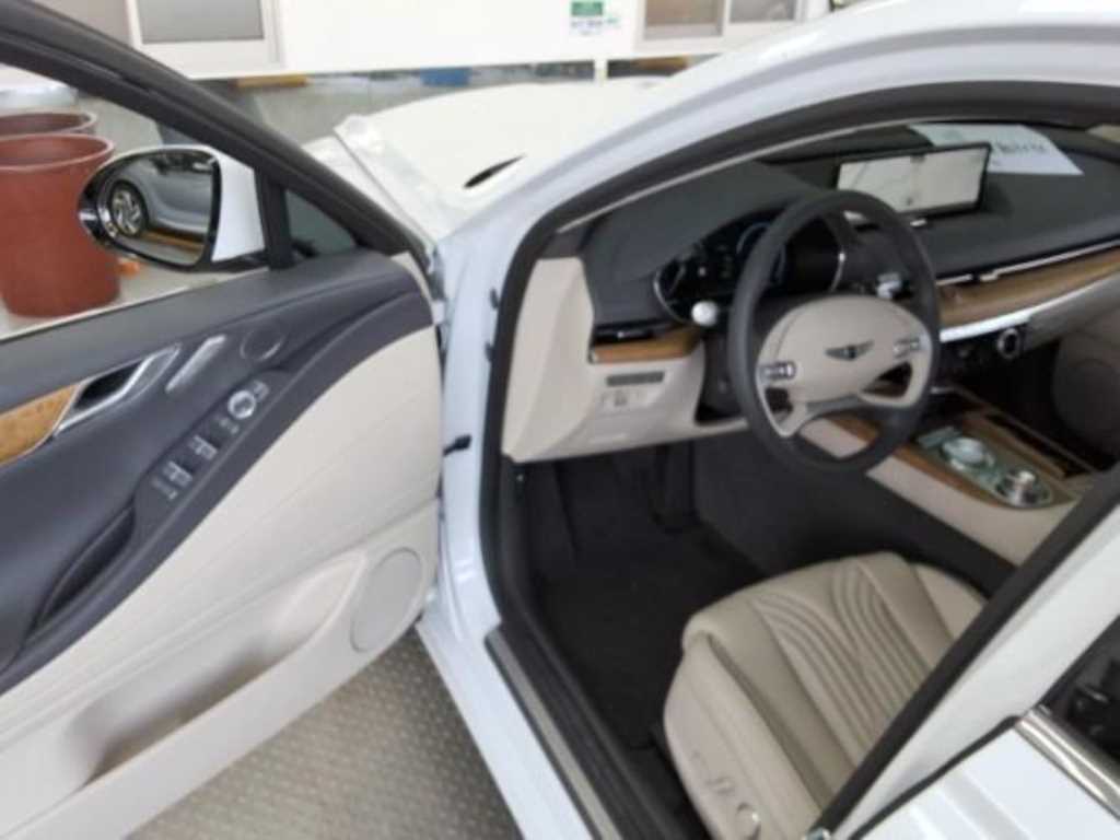 Genesis G80 - Vista 9