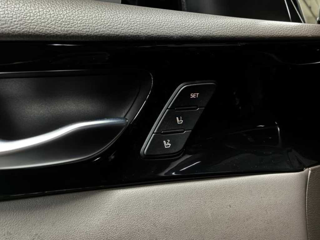 KIA K7 2017 Negro - Importación desde Corea - HF Imports Iquique - Foto 16