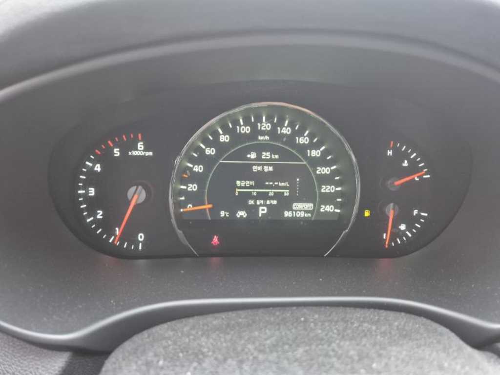 KIA Sorento - Vista 8