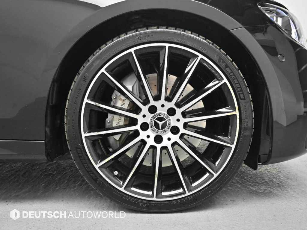 Mercedes Benz E class - Vista 5