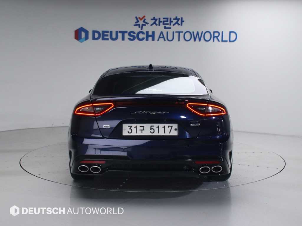 KIA Stinger - Vista 4