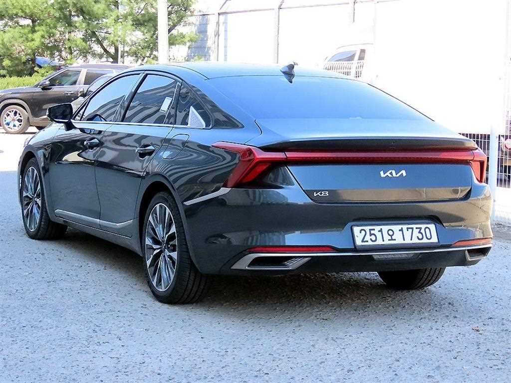 KIA K8 - Vista 3