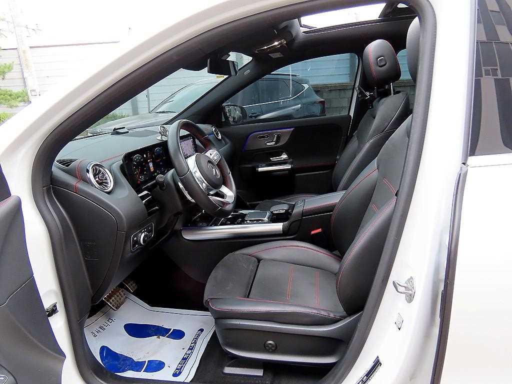 Mercedes Benz EQA - Vista 5