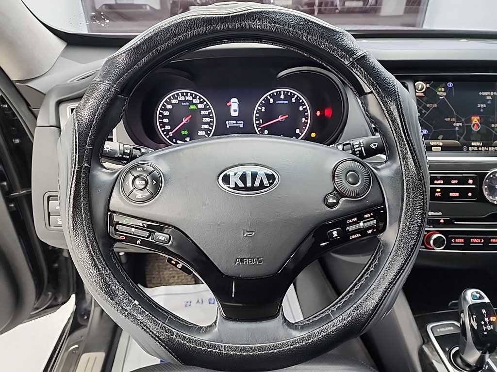 KIA K9 - Vista 9