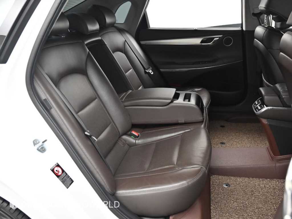 HYUNDAI Grandeur - Vista 12