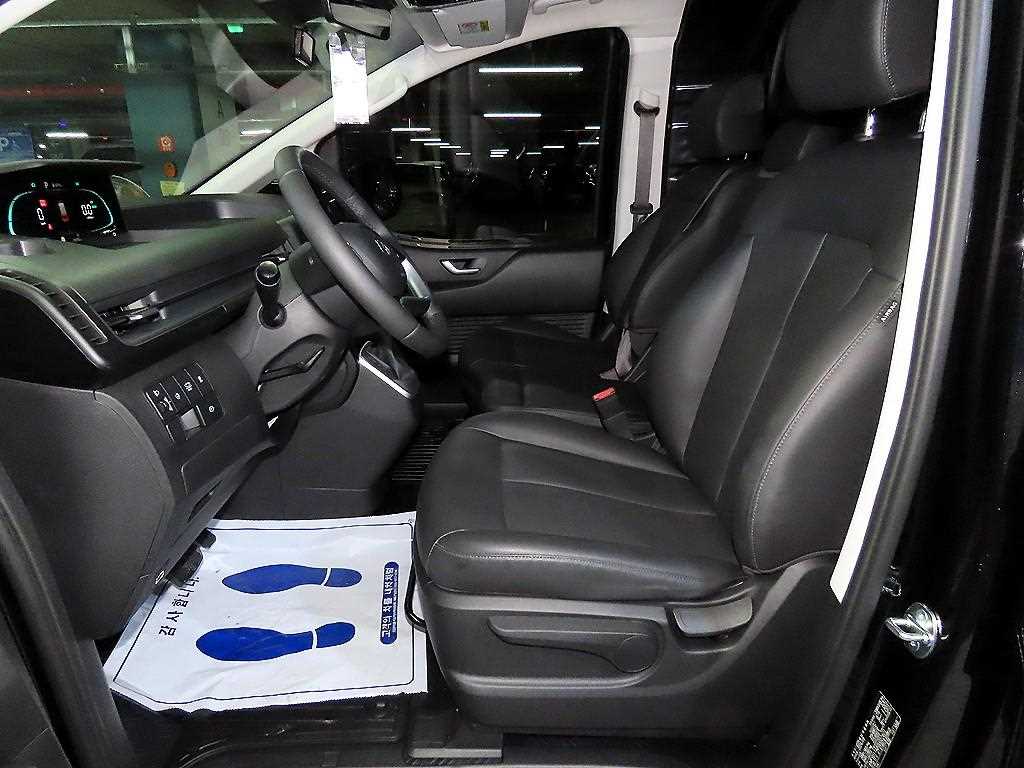 HYUNDAI Staria - Vista 6