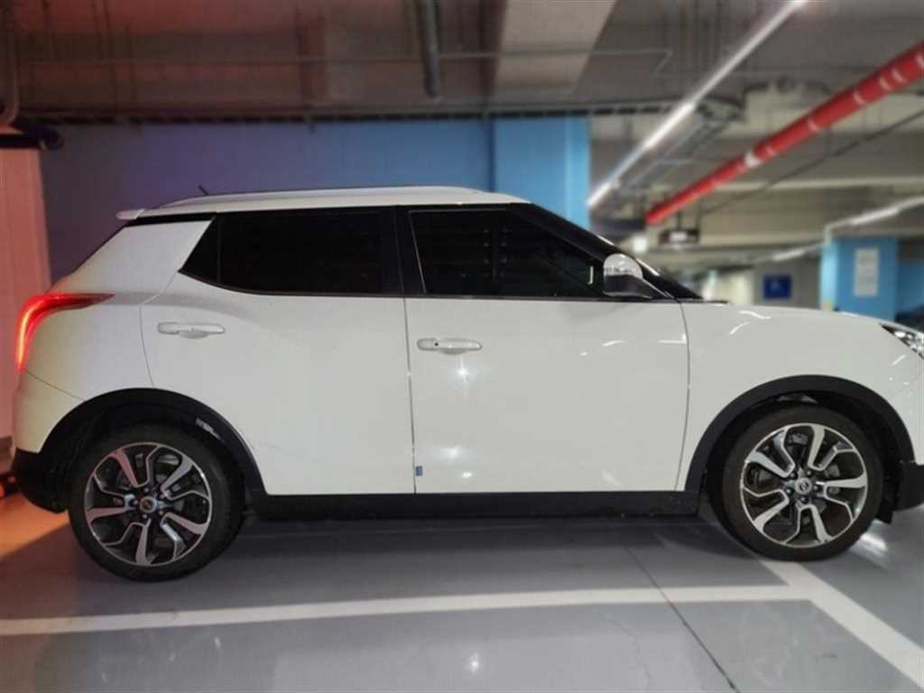 Ssangyong Tivoli - Vista 4