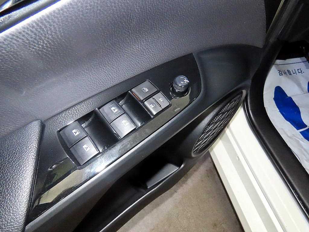 Toyota Prius 2018 Blanco - Importación desde Corea - HF Imports Iquique - Foto 13