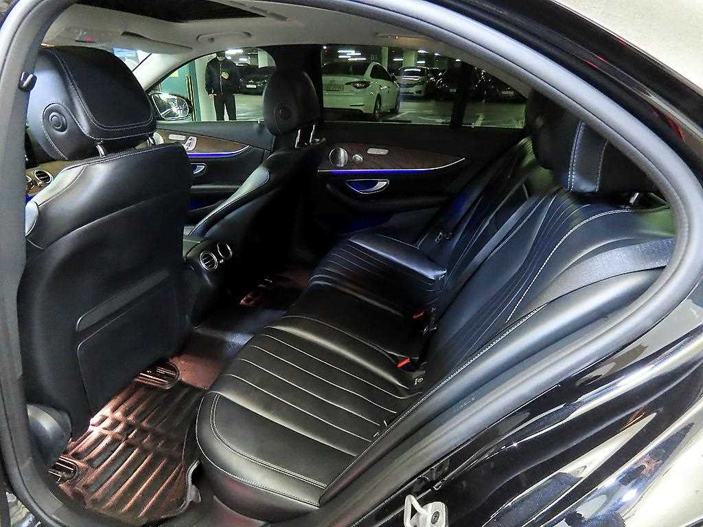 Mercedes Benz E class - Vista 7