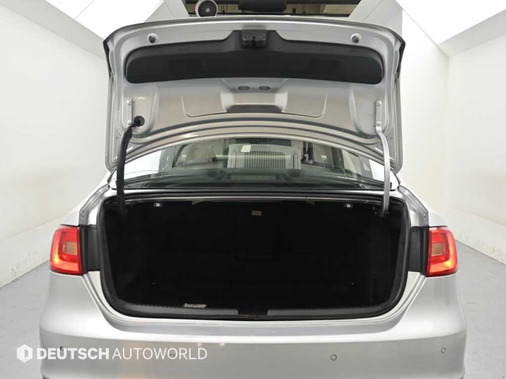 Volkswagen Jetta 2011 Plateado - Importación desde Corea - HF Imports Iquique - Foto 19