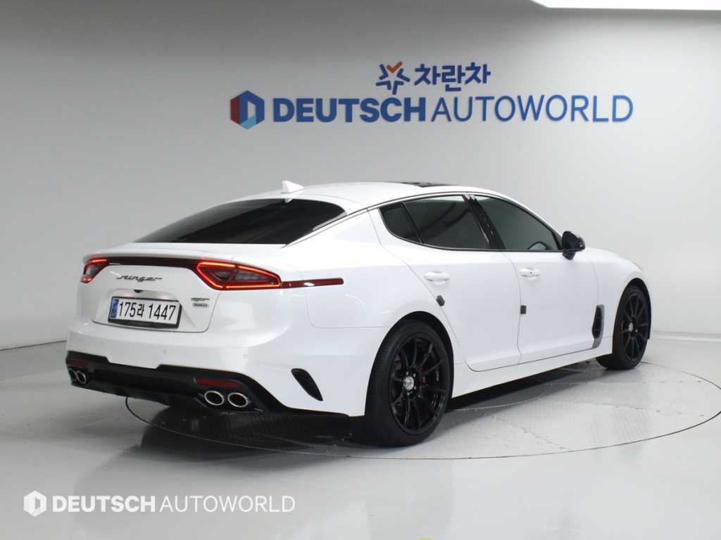 KIA Stinger - Vista 2