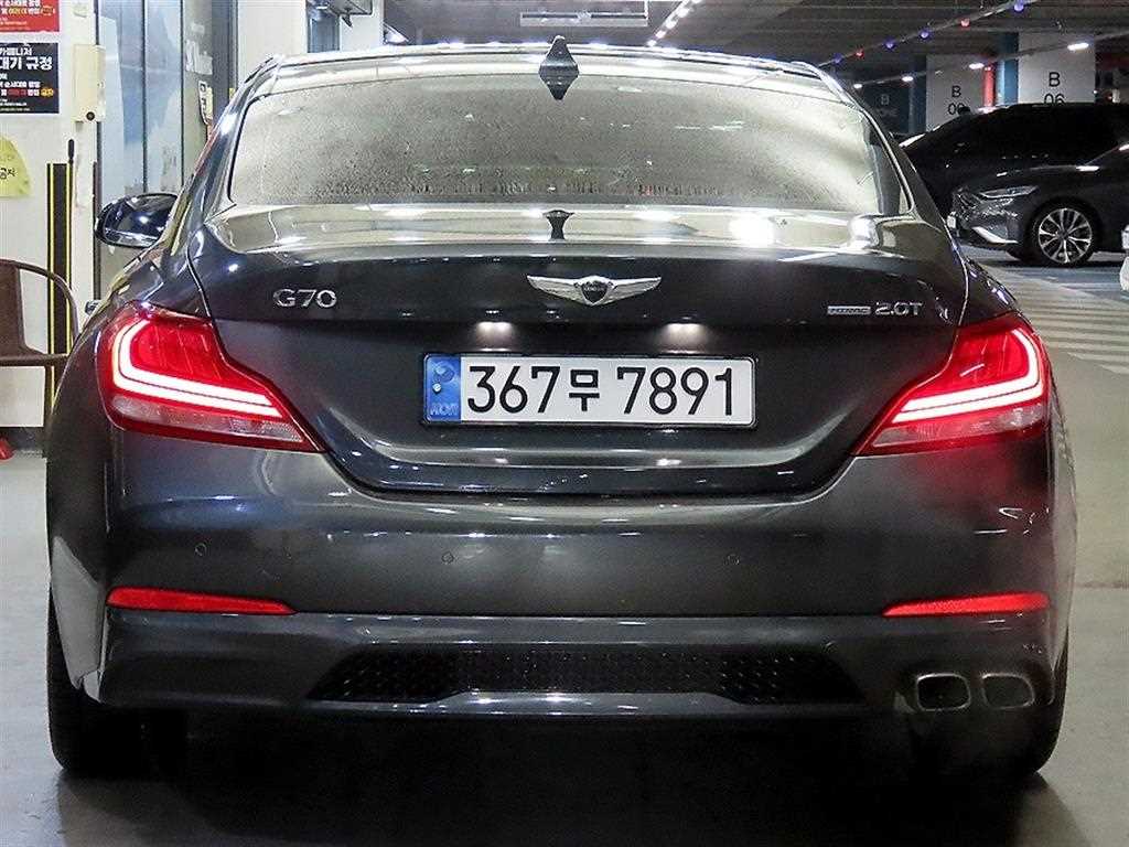 Genesis G70 - Vista 5