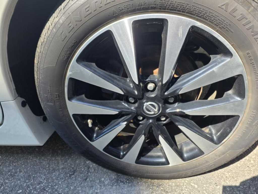 Nissan Altima - Vista 6