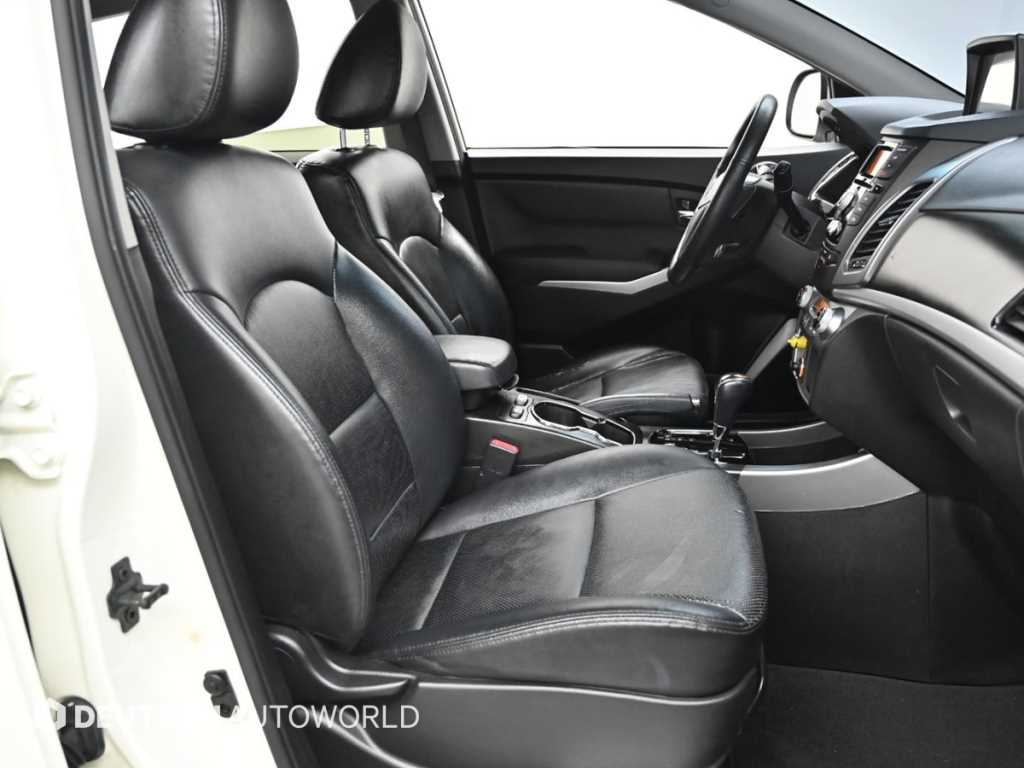 Ssangyong Korando - Vista 11